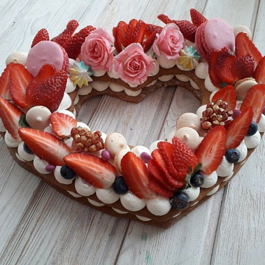 Торт "Клубничное сердце" купить - новомосковск.сладкоежкин.рф